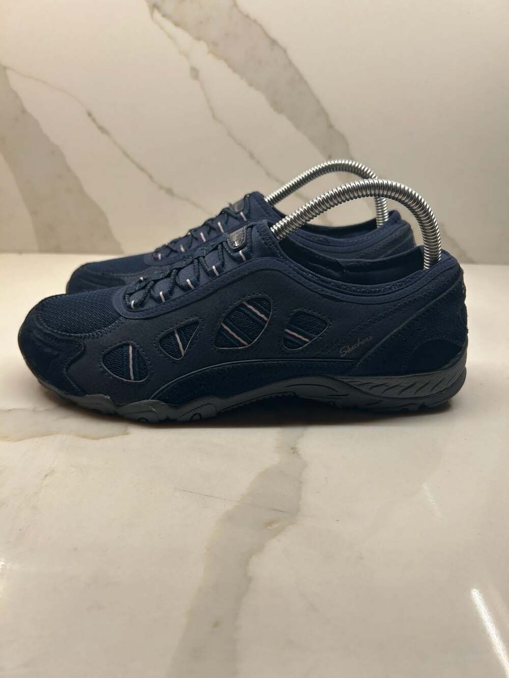 Skechers Women's Breathe Easy Navy Blue Bungee Slip-On Sneakers (Size: 8.5)